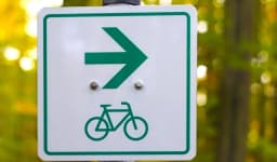 Co oznaczają kolory szlaków rowerowych i jak je skutecznie wykorzystać