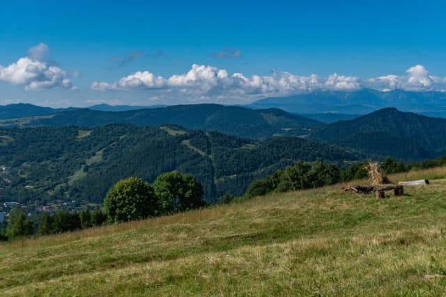 Bacówka PTTK pod Bereśnikiem - idealne miejsce na górski wypoczynek