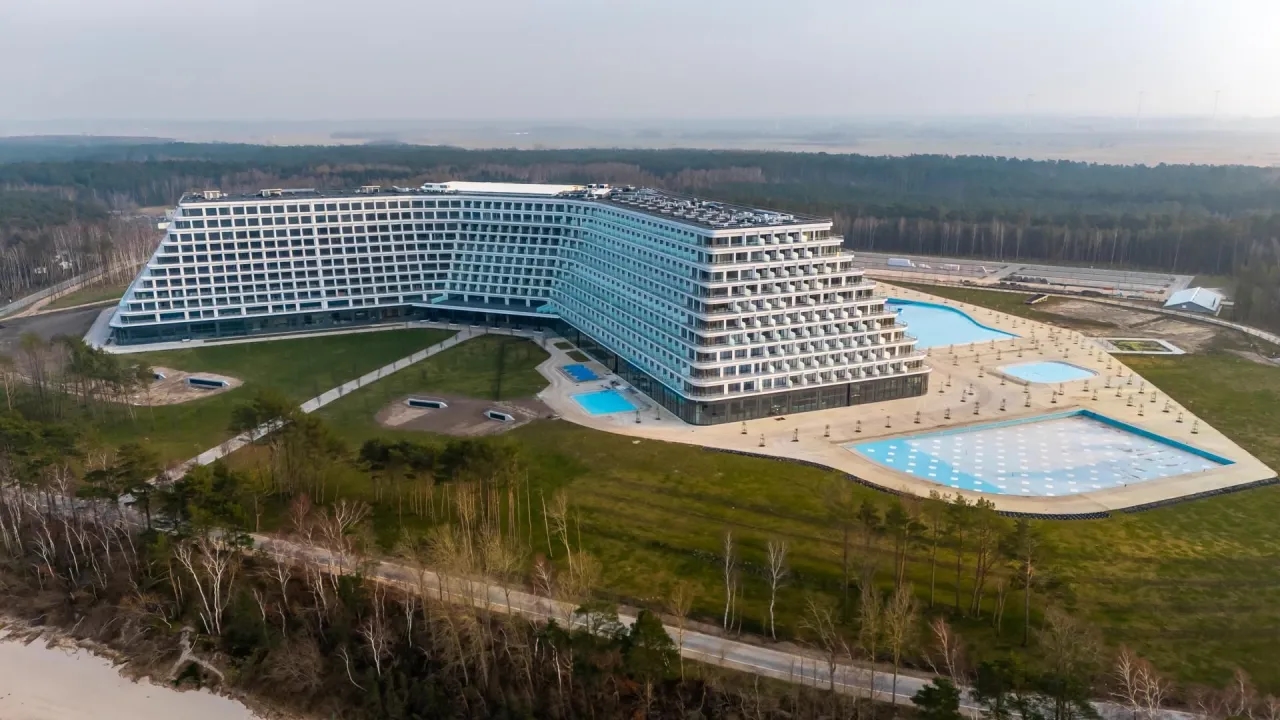 Kiedy będzie otwarty hotel Gołębiewski w Pobierowie? Ostatnie informacje