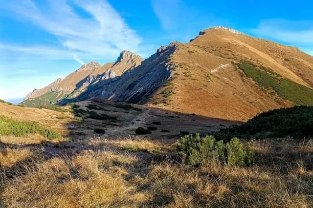 Kiedy zamykają szlaki na Słowacji? Kluczowe daty i bezpieczeństwo zimą