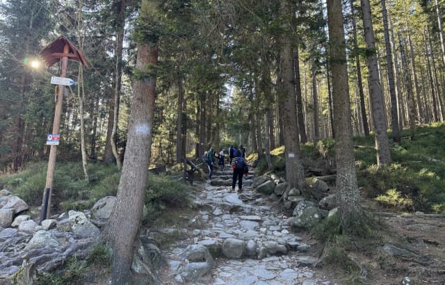 Ile km ma niebieski szlak na Śnieżkę? Sprawdź różne trasy!