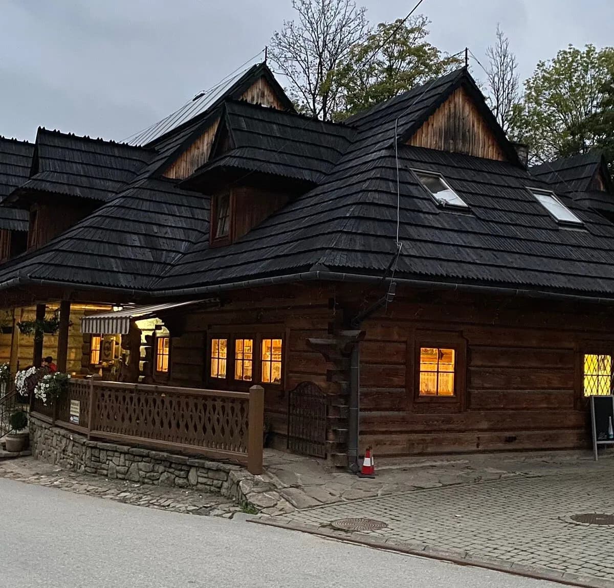 Bacówka Biała Woda – smak regionalnych potraw w Jaworkach