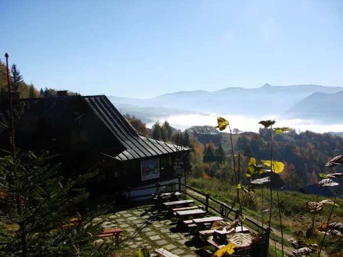 Bacówka pod Bereśnikiem: idealne miejsce na górski wypoczynek