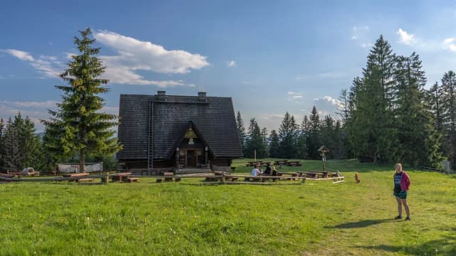 Bacówka na Krawcowym Wierchu – idealne miejsce na górski wypoczynek